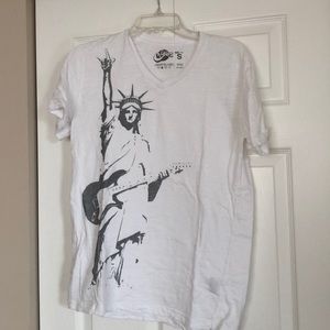 Graphic T-Men’s Small. White, cotton